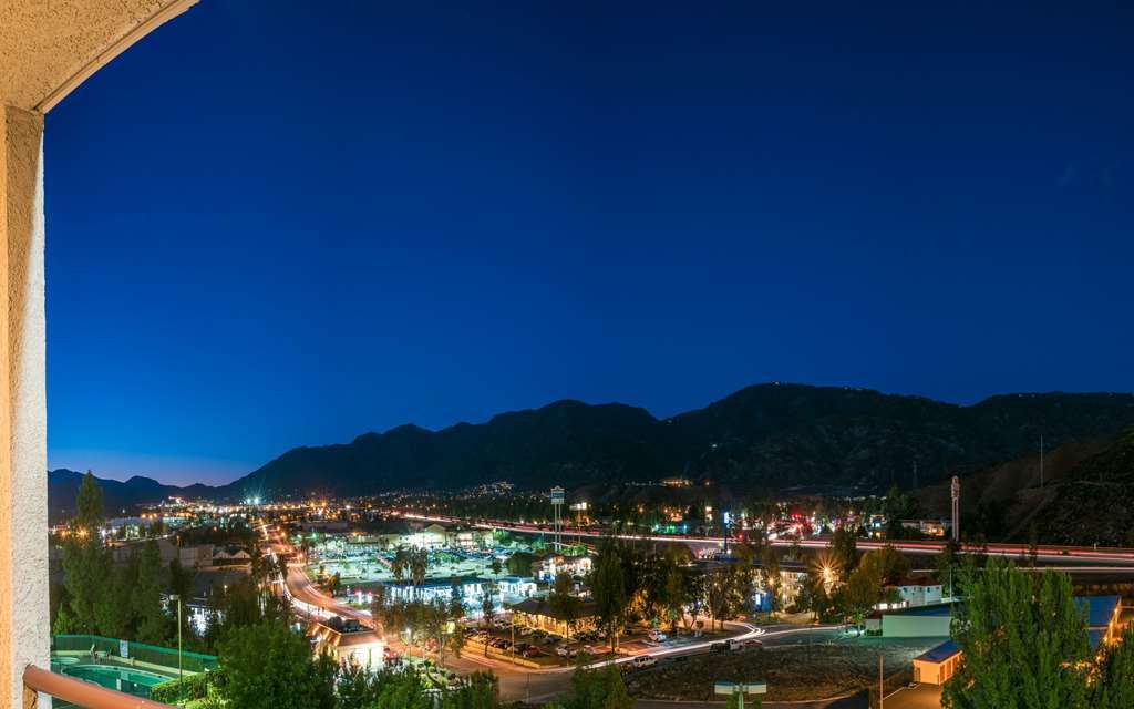 San Bernardino Inn & Suites Rum bild