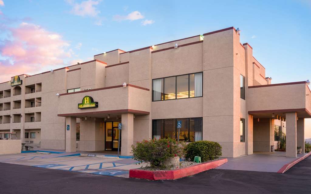 San Bernardino Inn & Suites Exteriör bild
