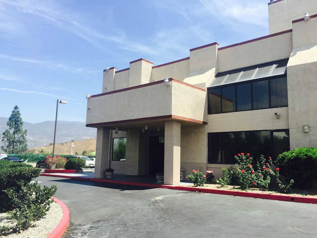 San Bernardino Inn & Suites Exteriör bild