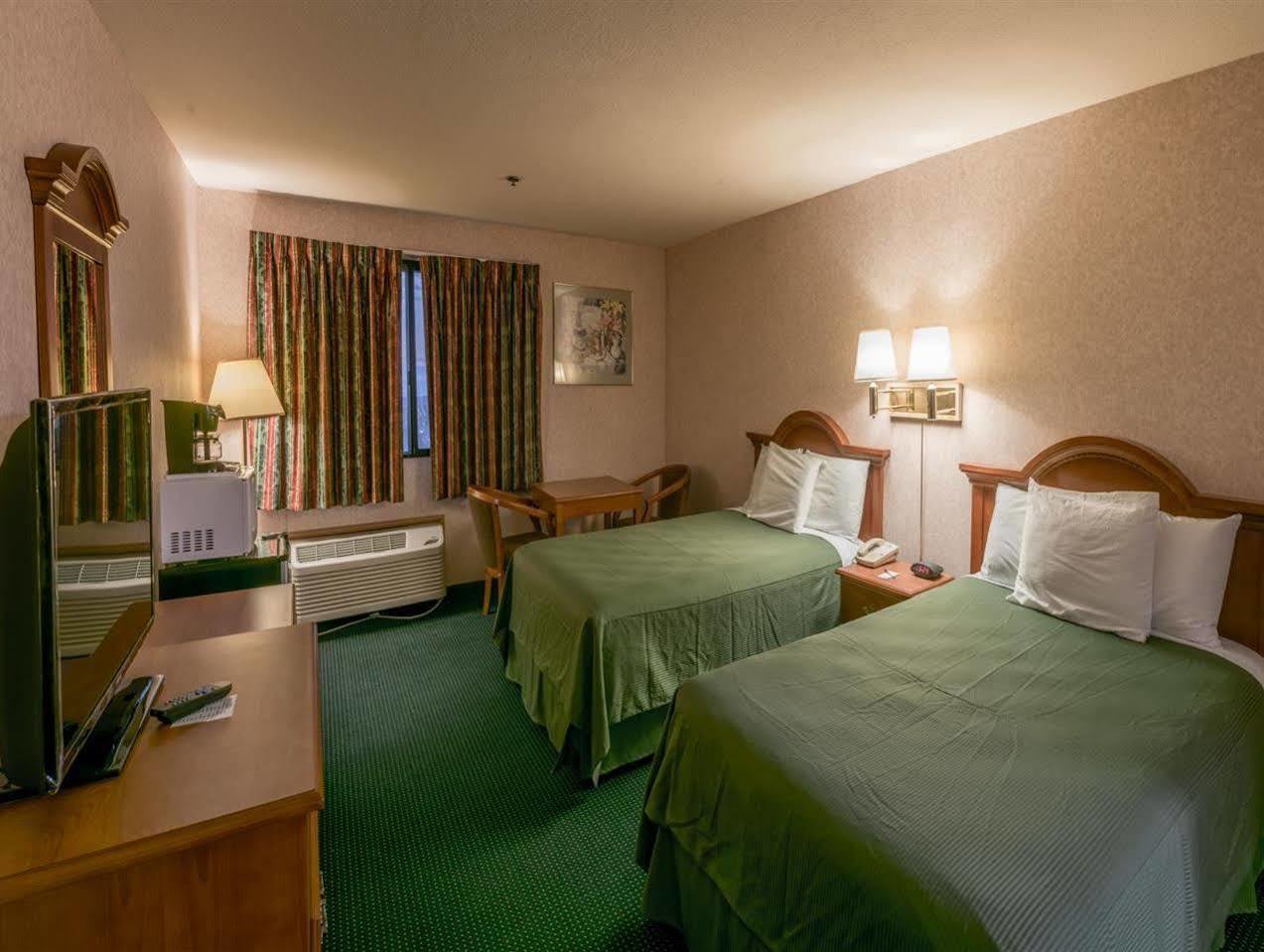 San Bernardino Inn & Suites Exteriör bild